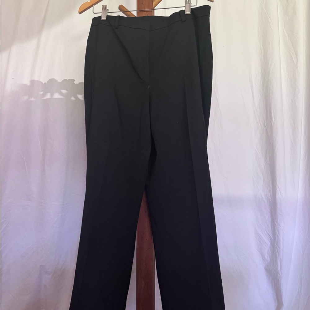 Jones New York Black Trousers with Relaxed Fit